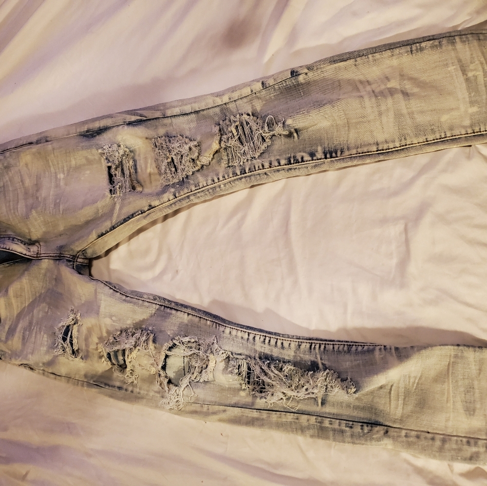 32×32 ripped skinny jeans